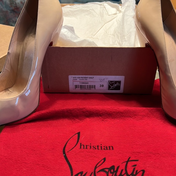 Christian Louboutin size 39 or 8-1/2 node patent calf heels - Picture 15 of 16